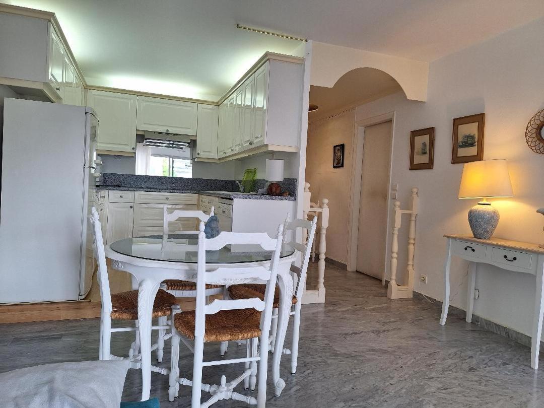 Les Pins Charming Apartment