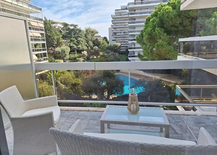 Juan Les Pins Charming