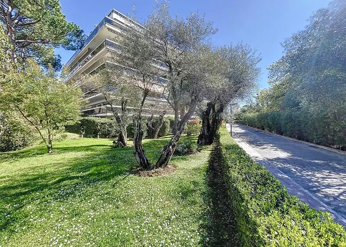 Juan Les Pins Charming